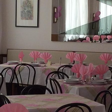 Hotel Granada Католика Екстериор снимка