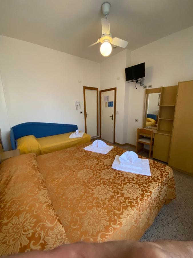Hotel Granada Католика Екстериор снимка