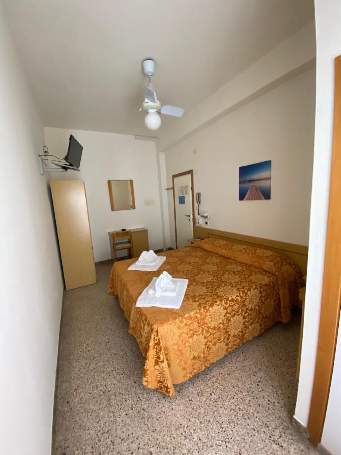 Hotel Granada Католика Екстериор снимка