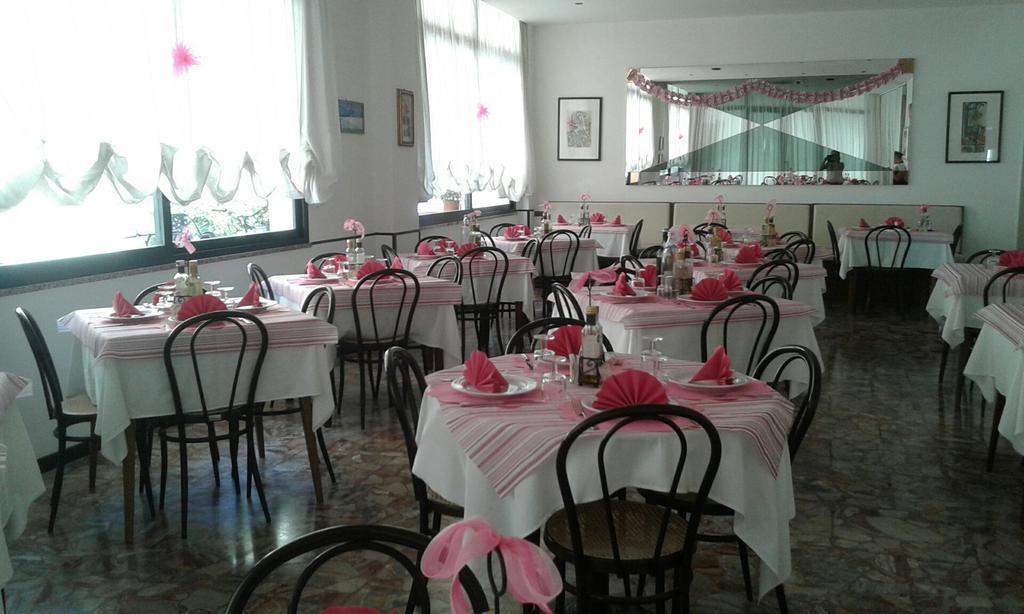 Hotel Granada Католика Екстериор снимка
