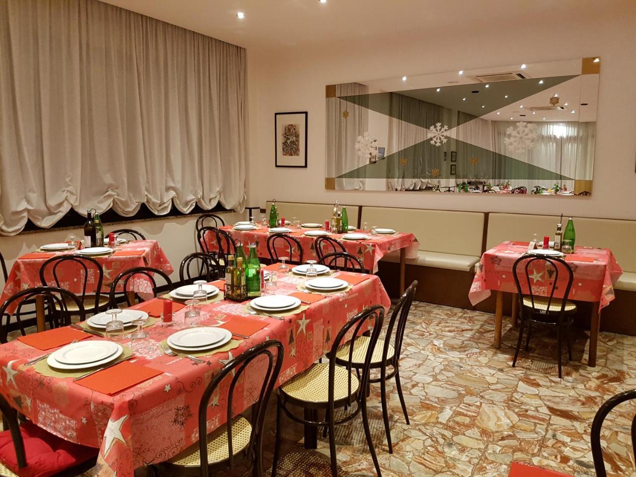 Hotel Granada Католика Екстериор снимка