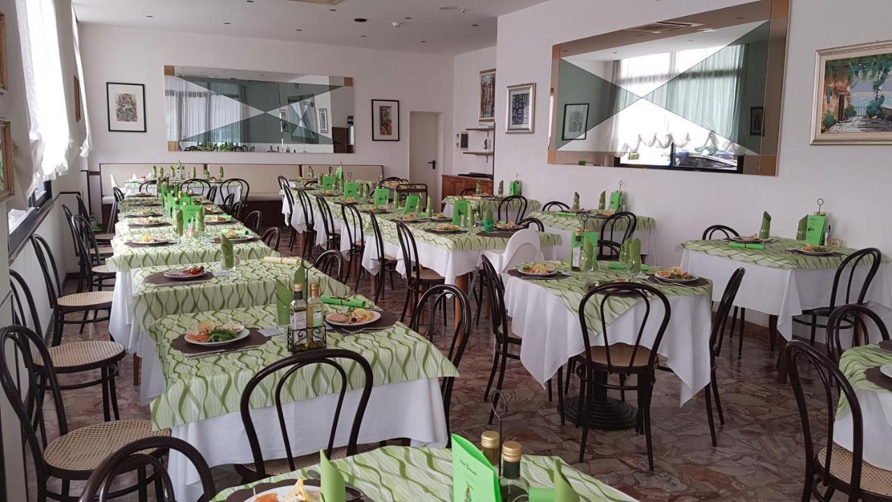 Hotel Granada Католика Екстериор снимка