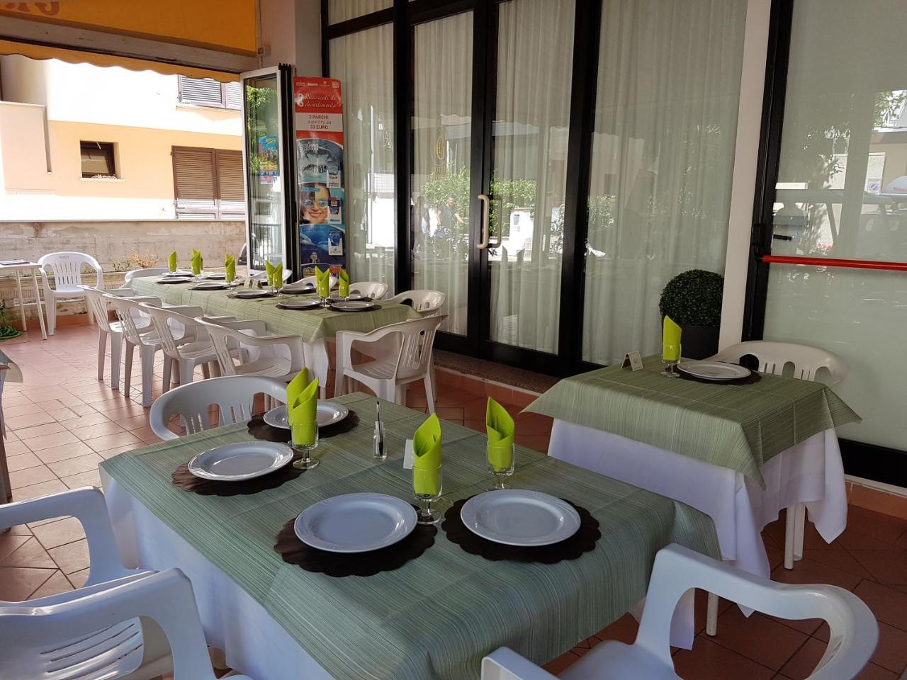 Hotel Granada Католика Екстериор снимка