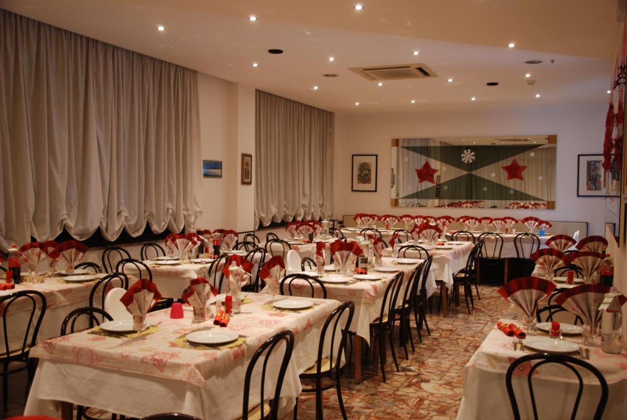 Hotel Granada Католика Екстериор снимка