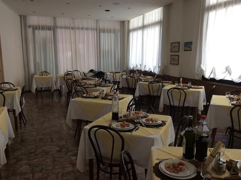 Hotel Granada Католика Екстериор снимка