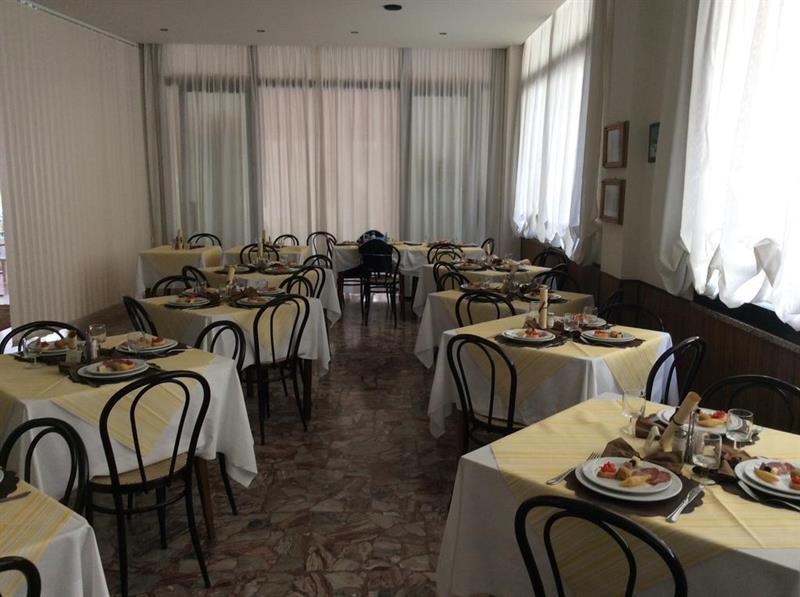Hotel Granada Католика Екстериор снимка